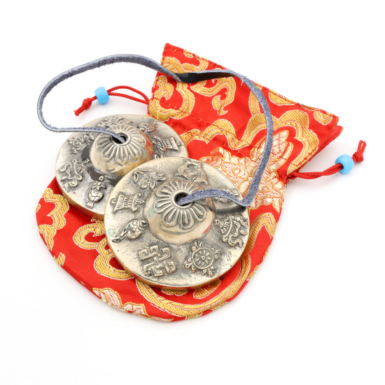 Cymbales tibétaines en laiton motif Ashtamangala - 60 mm - 192 gr