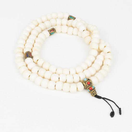 Collier bouddhiste en os blanc